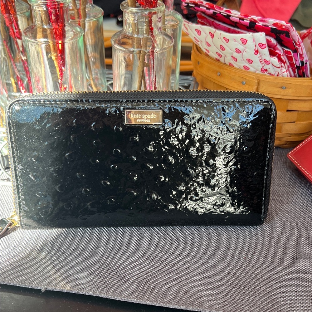 Kate Spade Shiny Black Wallet